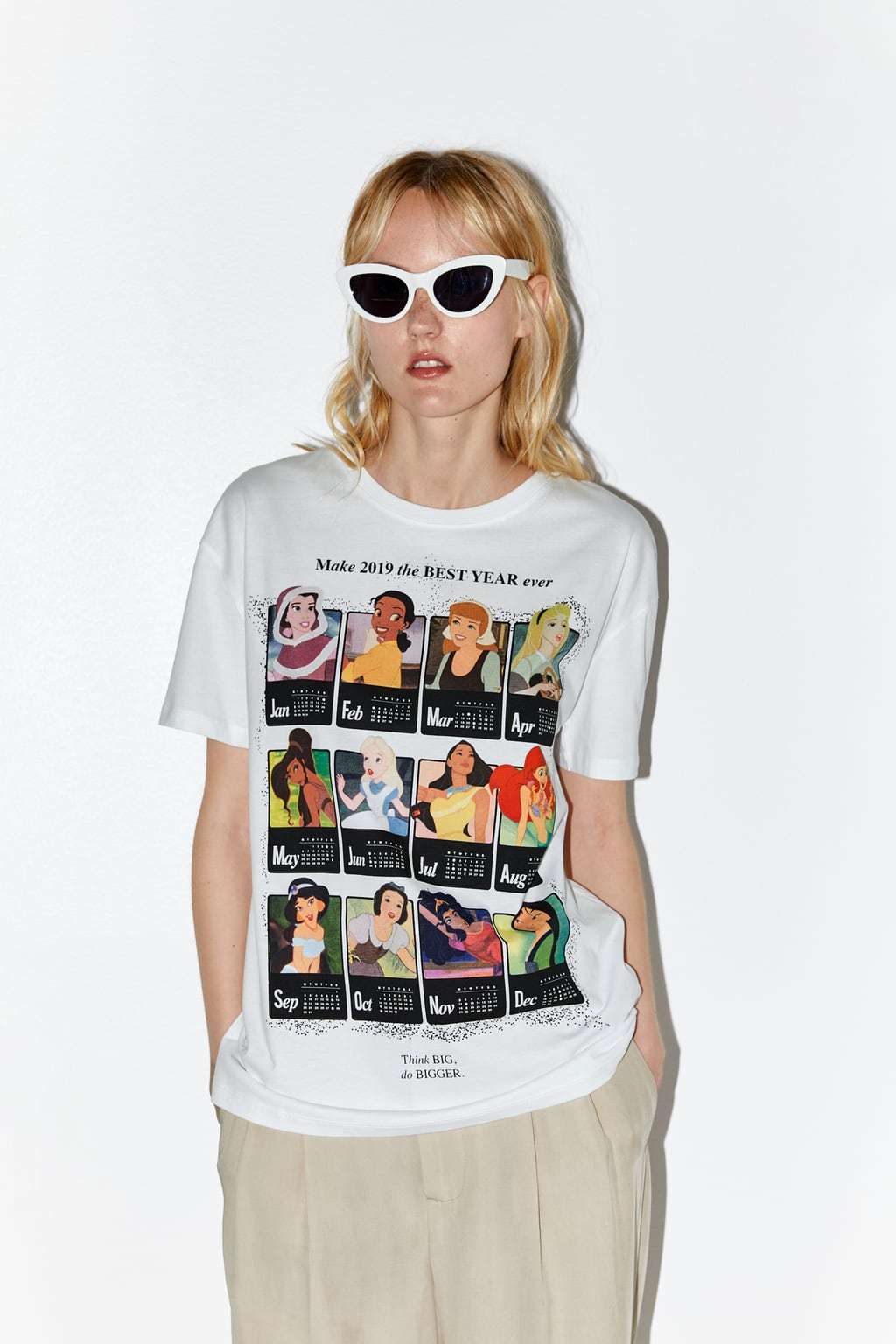 优衣库与kaws联名t恤 (优衣库kaws联名t恤图片)