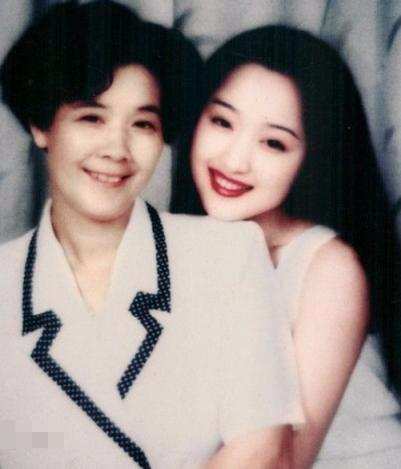 杨钰莹八卦故事,杨钰莹的故事简介