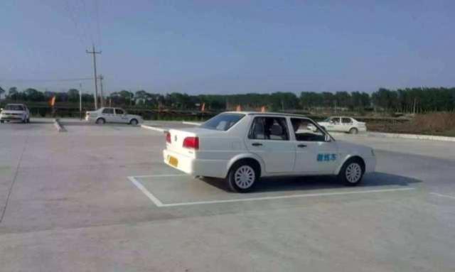 为何科目二只有5次考试机会?车管所:为了节约资源