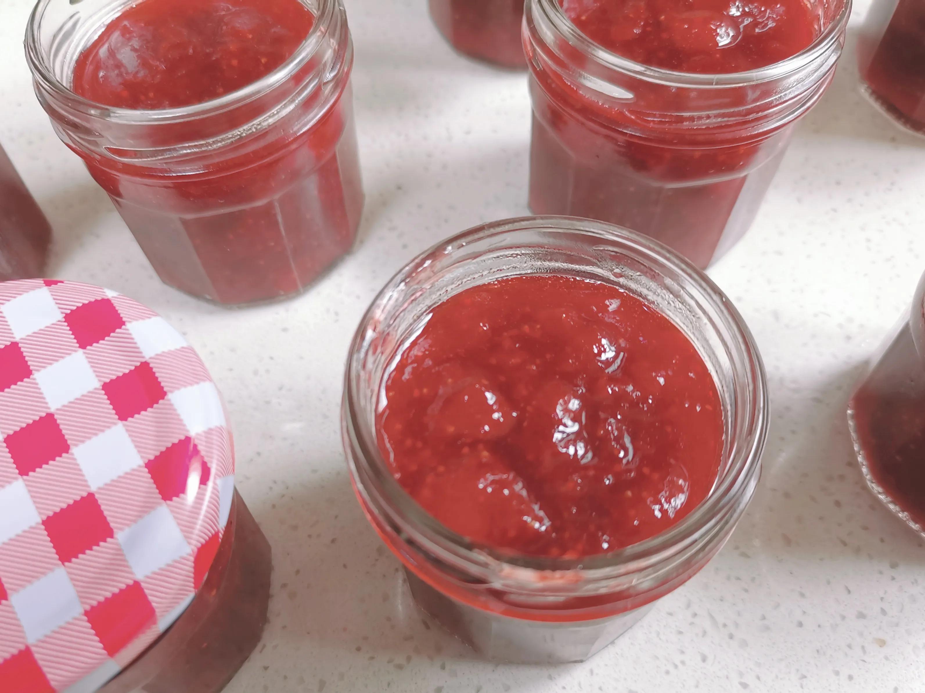 哎呀妈呀!这个草莓酱真是太美味啦!