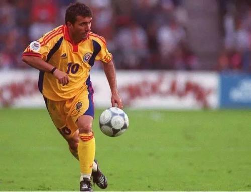 背着美女老婆沾花惹草的意甲神锋，最爱高数题，曾被穆里尼奥雪藏