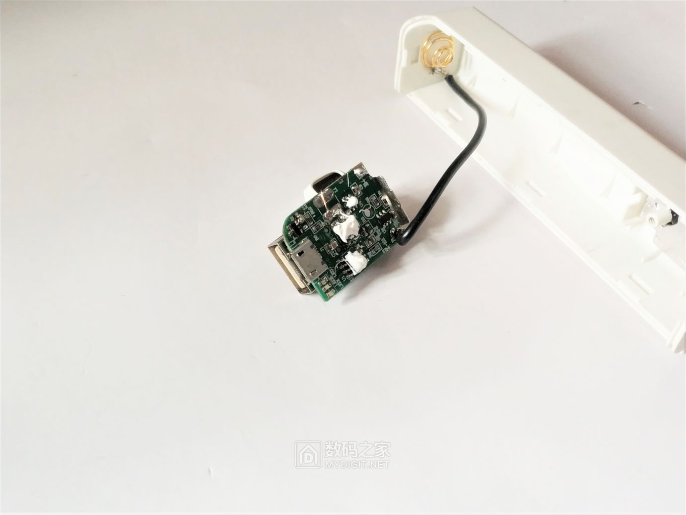 香水充电宝性能改进升级，扩展输出电流/改善散热，稳定输出5V2A