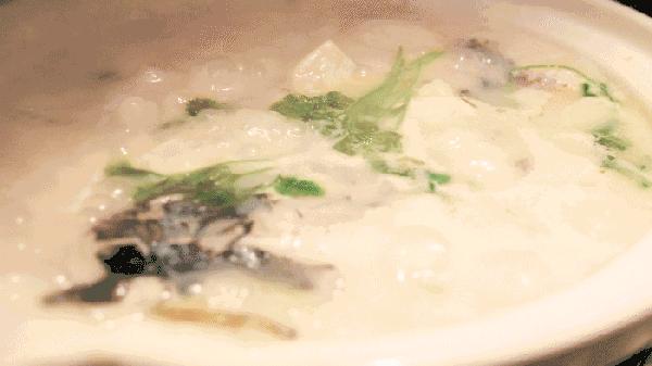 奶白鲫鱼汤要不要油,奶白鲫鱼汤可以放点什么