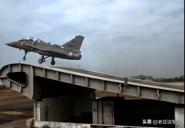 印度lca光辉战机服役了吗,lca光辉战机