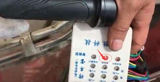 怎样用修车宝测量控制器的好和坏,汽车修车宝的使用方法