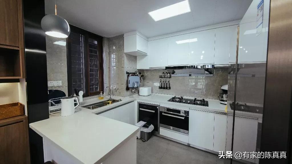 新景国际外滩90平挑空客厅,新景国际外滩100平米露台