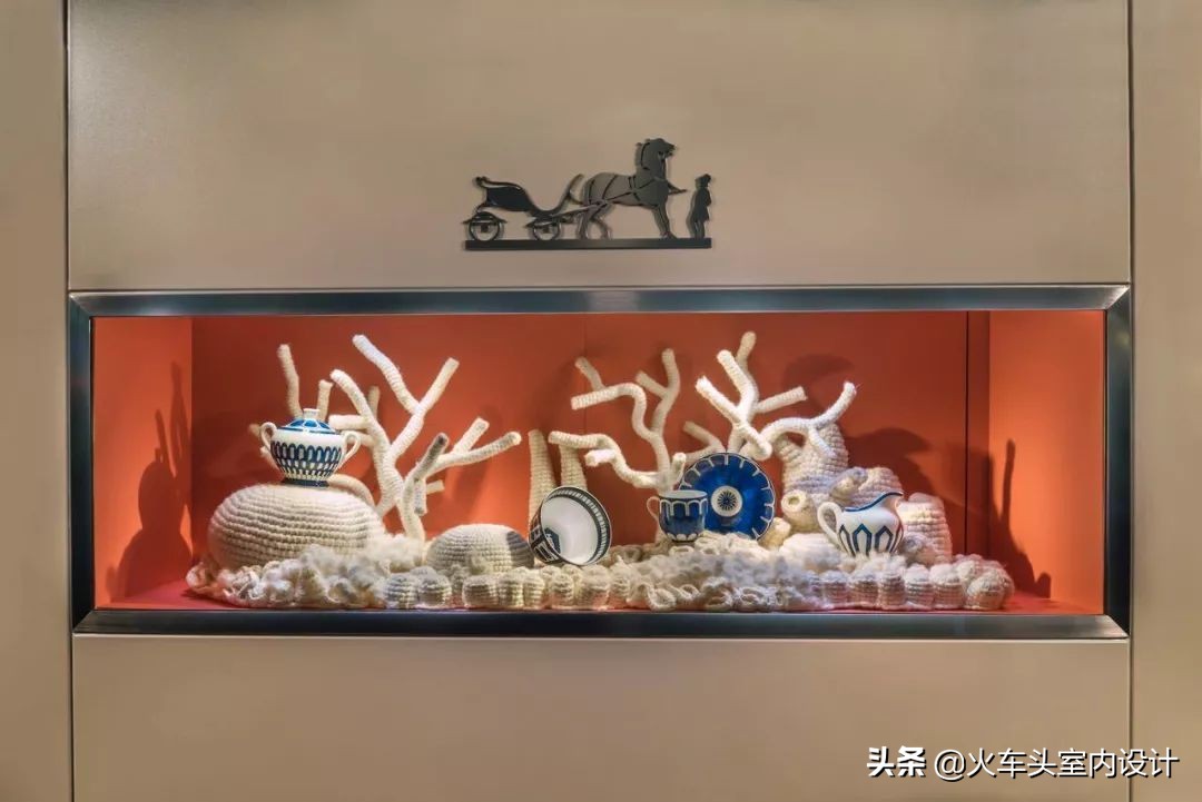 爱马仕2023橱窗设计最新款,爱马仕2022橱窗设计效果图