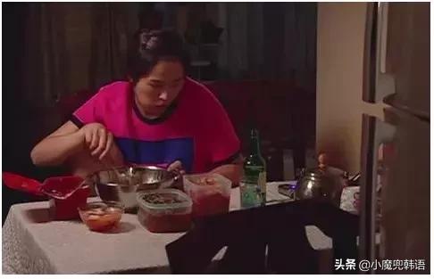 韩国人吃饭为什么不端起碗,韩国人吃饭为什么不用手抓碗