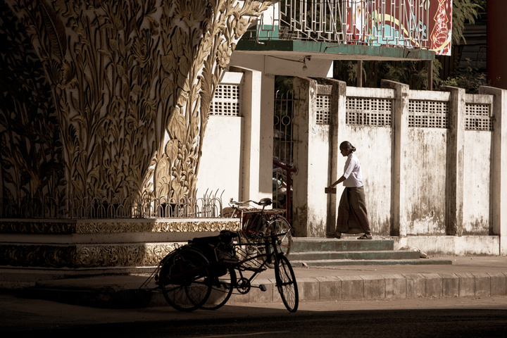 缅甸仰光最繁华地带,缅甸第一大城市仰光街景