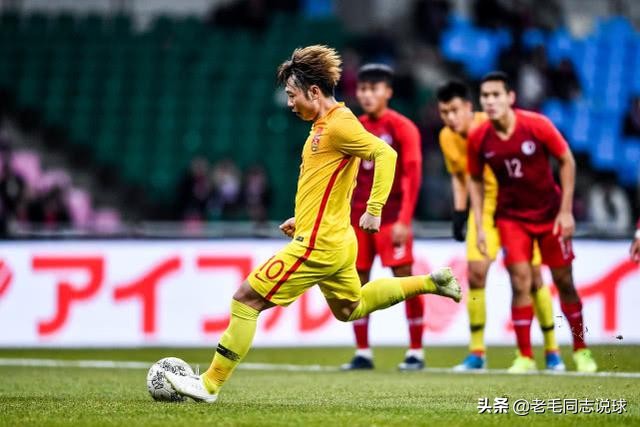 解气！中国香港球员拒唱*歌国**，国足用进球回应，李铁帅位稳了