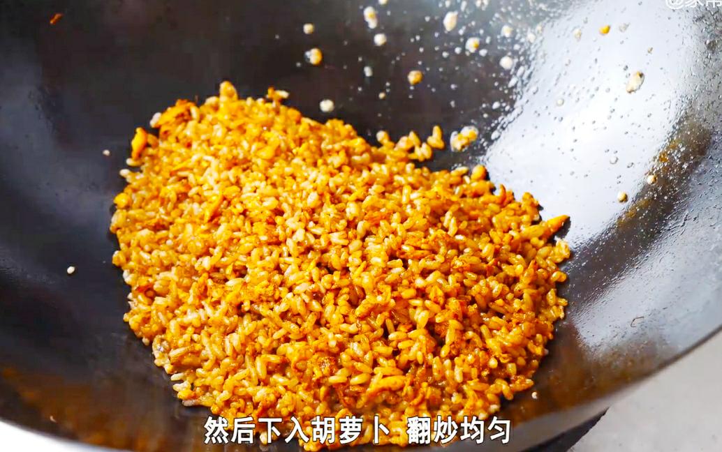 蛋炒饭好吃教程,蛋炒饭最好吃做法加酱油