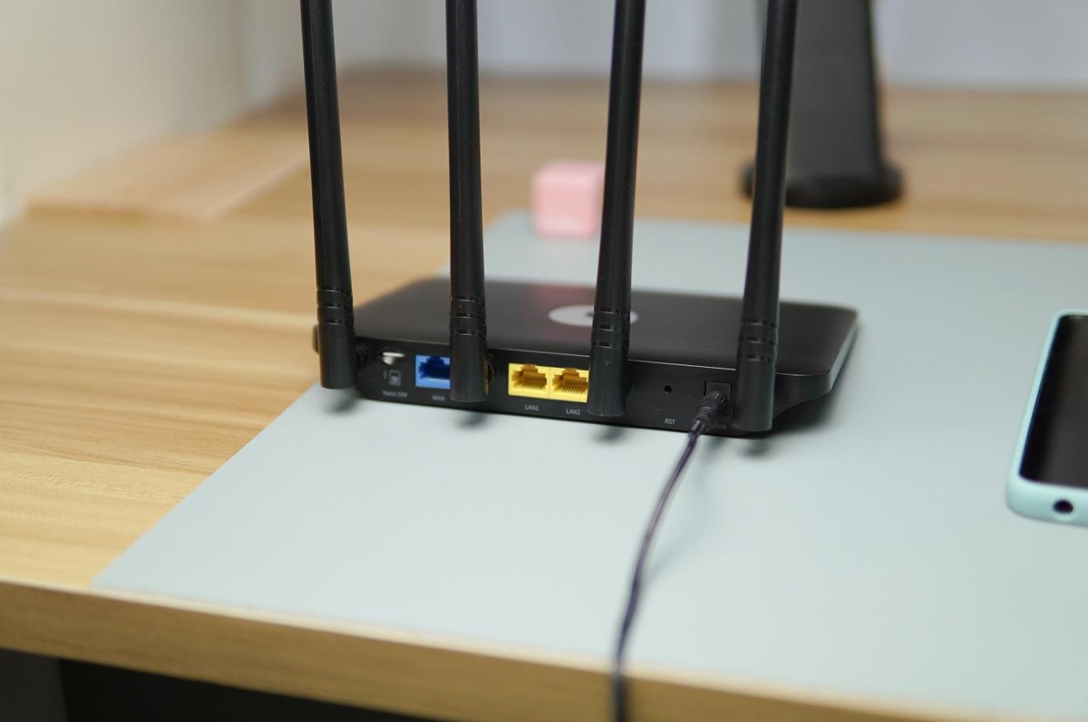 蒲公英wifi路由器x4c套餐,可以随身带走的路由器