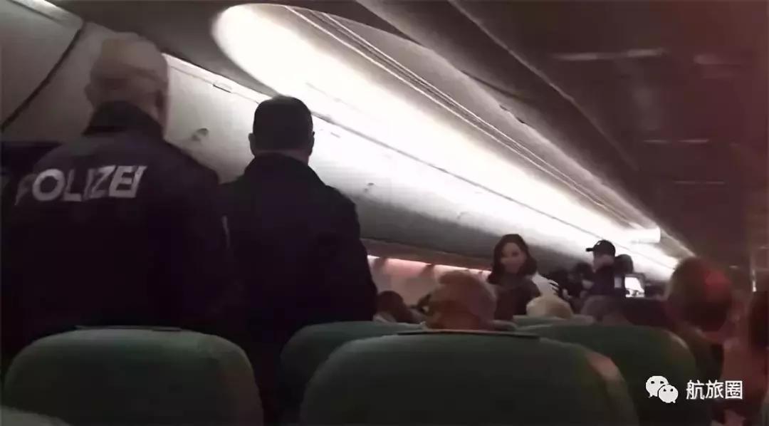 空姐说丨我是空少，男旅客却想牵我的手