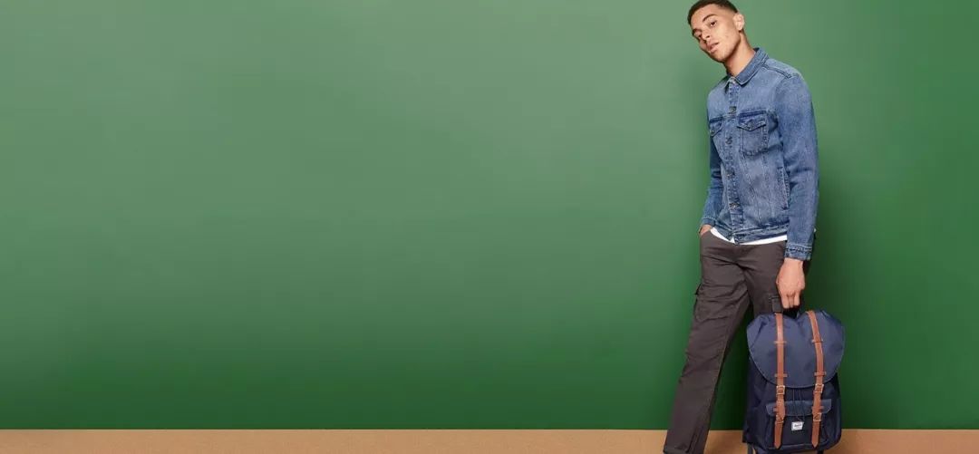 出差见客户双肩包,轻便双肩包出差不压肩膀