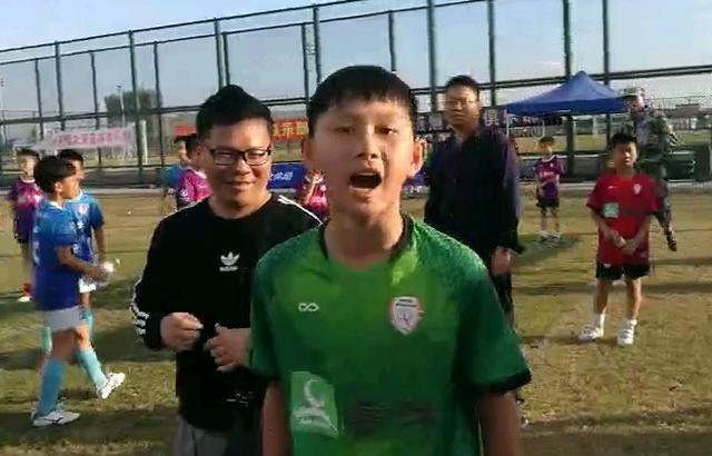 里皮刚走青少年足球就出事！小孩冲突家长互踹，国足还有希望吗？