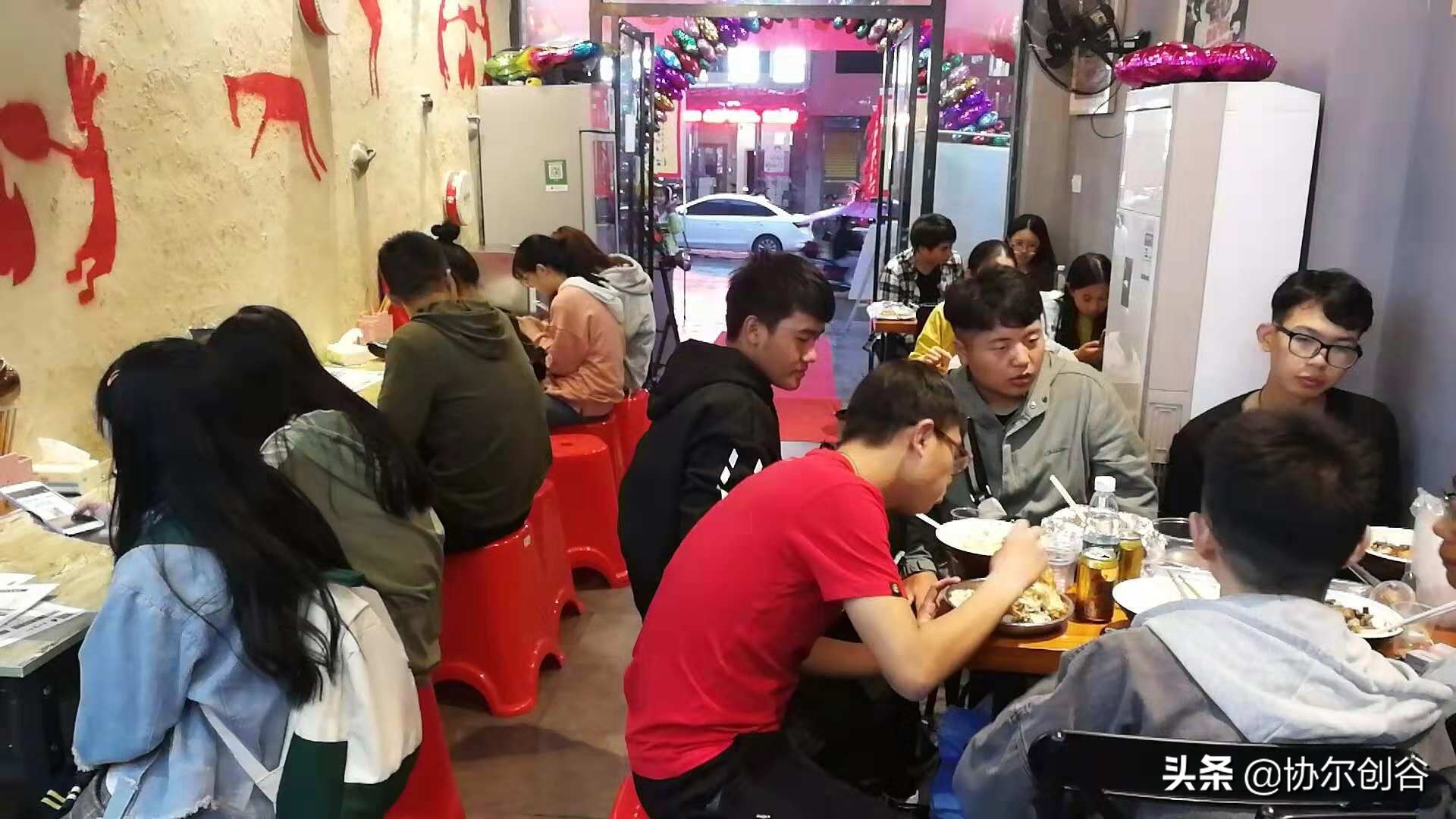 烤古精全新升级，专做年轻人生意的炸烤俱乐部