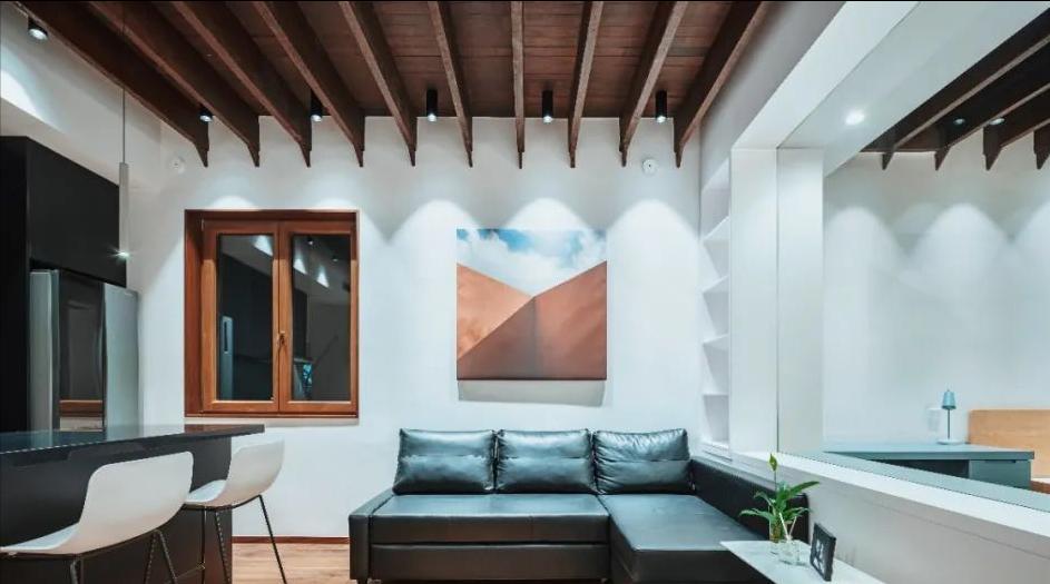 百年老宅的硬核改造全记录,百年老宅惊艳改造