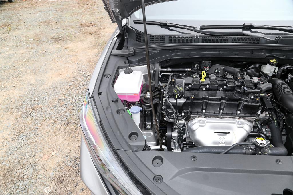 逸动plus1.4t蓝鲸和1.6l底盘一样,驾驶逸动