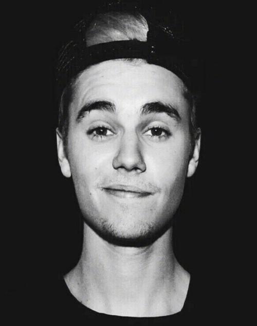 贾斯汀比伯lisa同台,比伯贾斯丁关注lisa