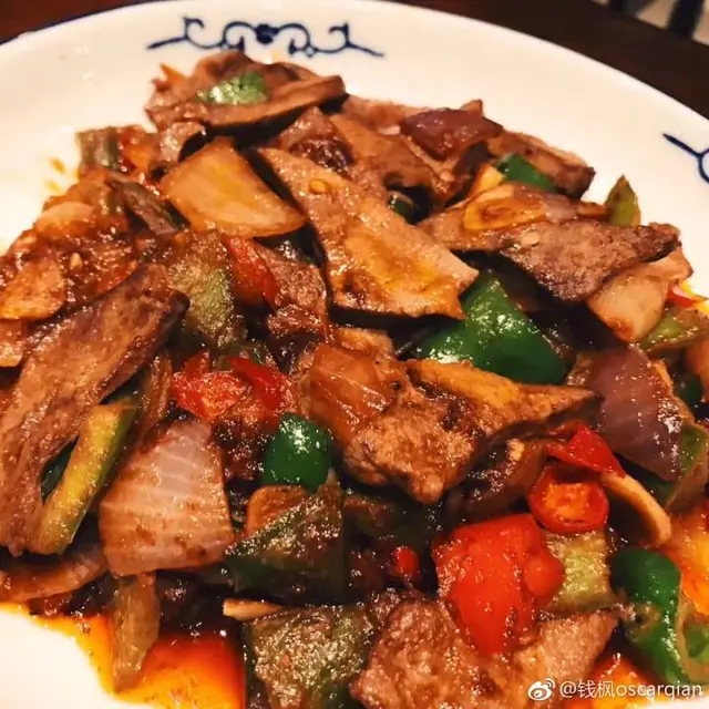 钱枫变身美食吃播,大口吃肉,难怪昔日帅少年,已胖到二百多斤