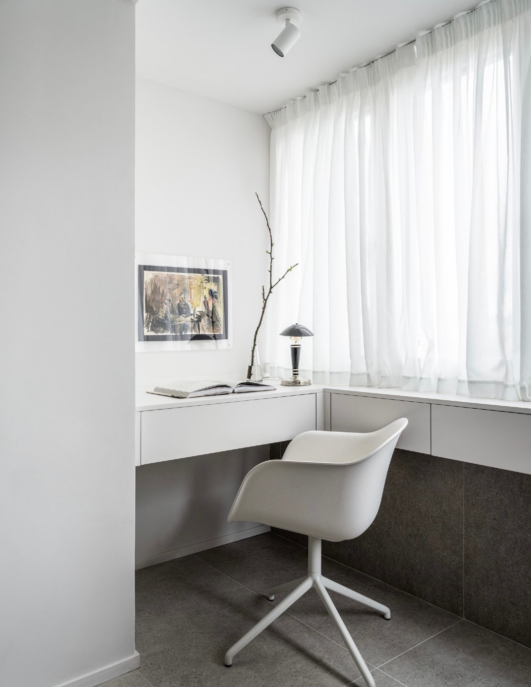 50平小户型深色极简风,深木色和灰色适合小户型吗