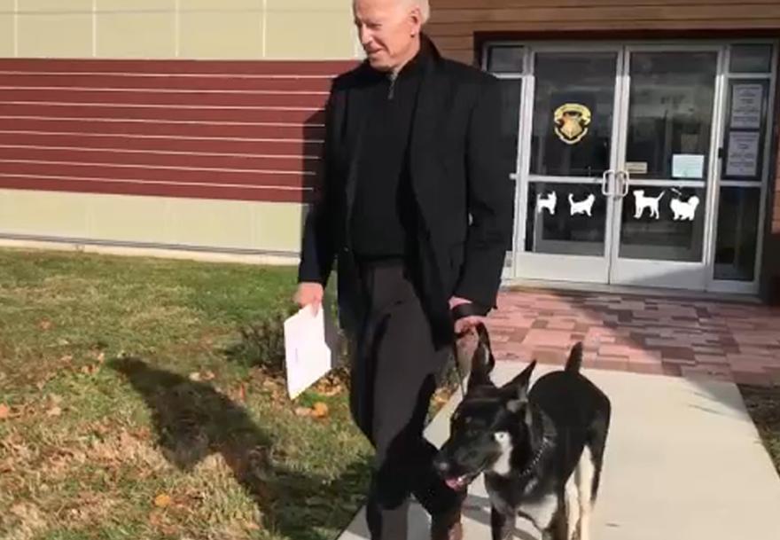 拜登滑倒受伤的视频,拜登三次摔倒的原因