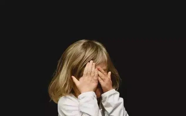 父母吵架孩子如何高情商应对,父母吵架小孩该怎么哄