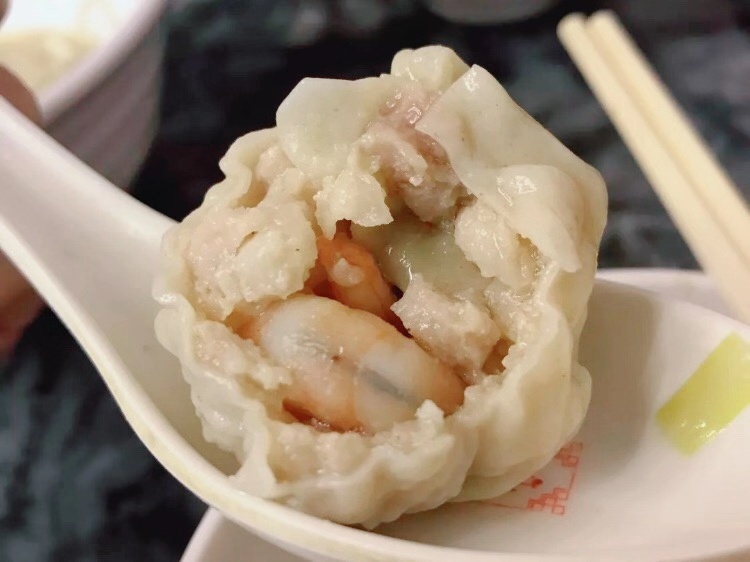 探店|和心动男孩吃完这碗云吞后，我第一次看懂了王家卫的电影