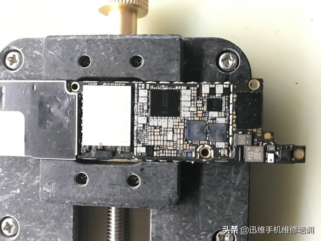 iphonexr换电池还是显示维修,iphonexr换电池为什么无法开机