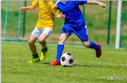 世界杯决赛临近，科莱恩竟然用一天搭建了决赛足球场