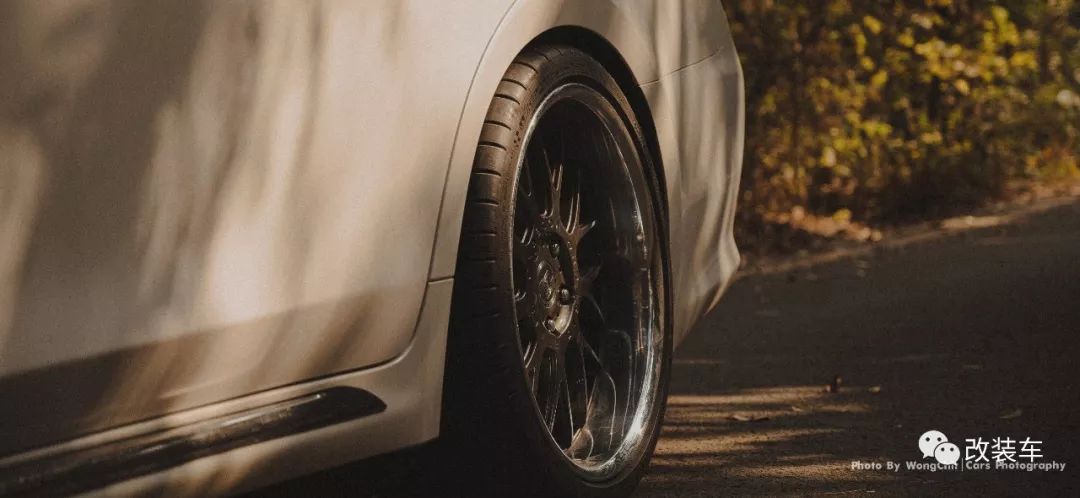 14代丰田皇冠改色,14代丰田皇冠颜值如何