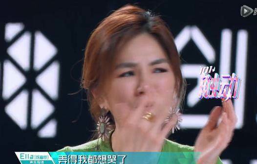 因爱哭连上热搜，唱歌破音却红的发紫，网友：这是什么神仙运气