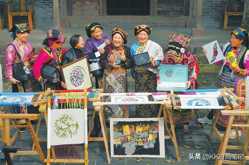 藏族64岁大妈杨华珍，一根绣花针，800万签约奢侈品牌爱马仕