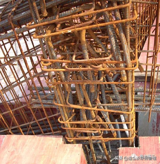 施工现场钢筋安装绑扎通病案例,钢筋质量通病基础知识培训讲义