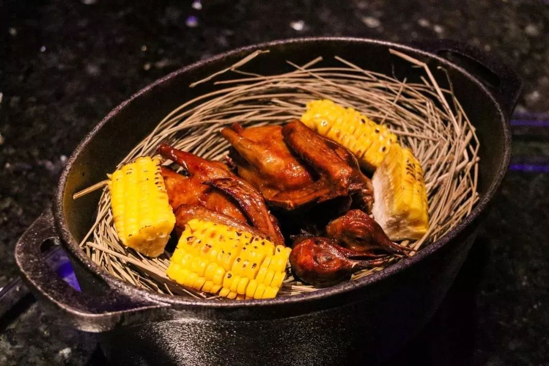 既然年终聚餐躲不掉，那就盘它啊！