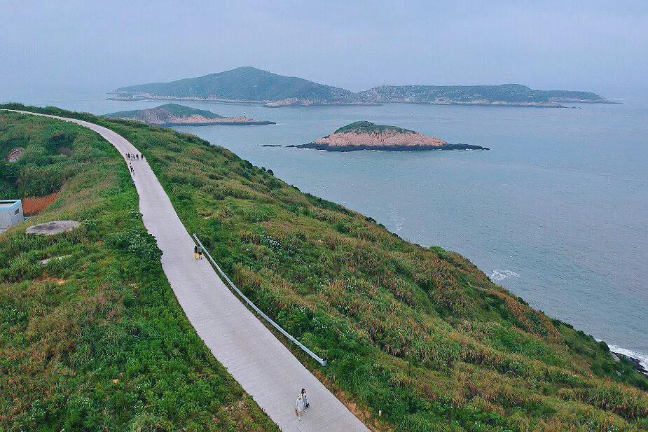 鍙版咕鍨︿竵娴峰矝,鍜屽彴婀惧灕涓佺浉浼肩殑娴峰矝