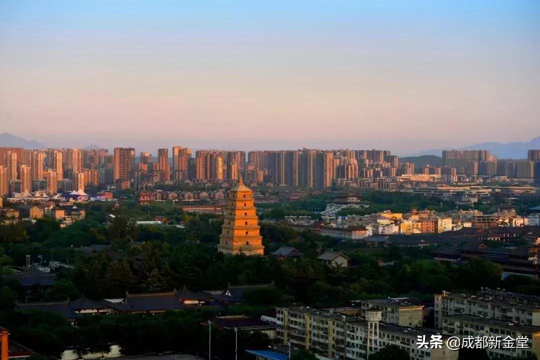 成都到西安往返机票最低478元！下个月，成都人买机票去这些地方爆划算！