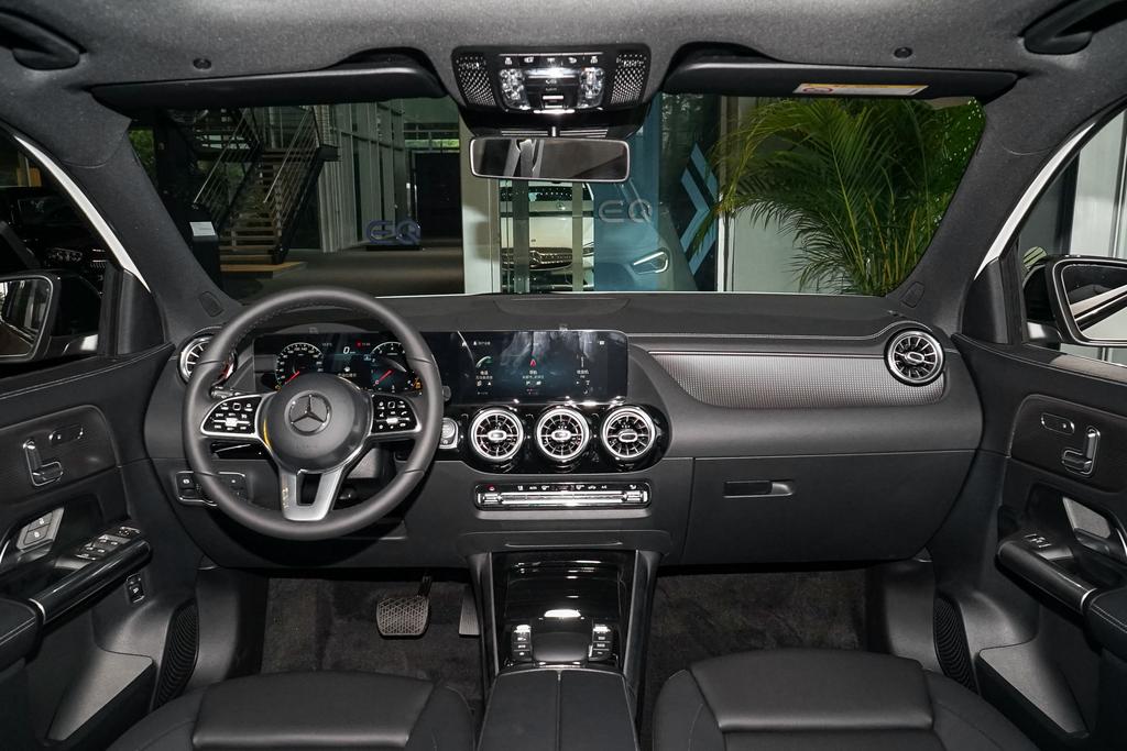 奔驰gla300落地价,奔驰gla260落地价