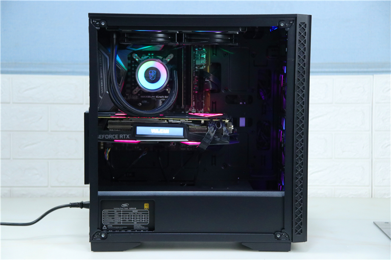 九州风神冰堡垒青春版水冷,九州风神玄冰55机箱配风扇