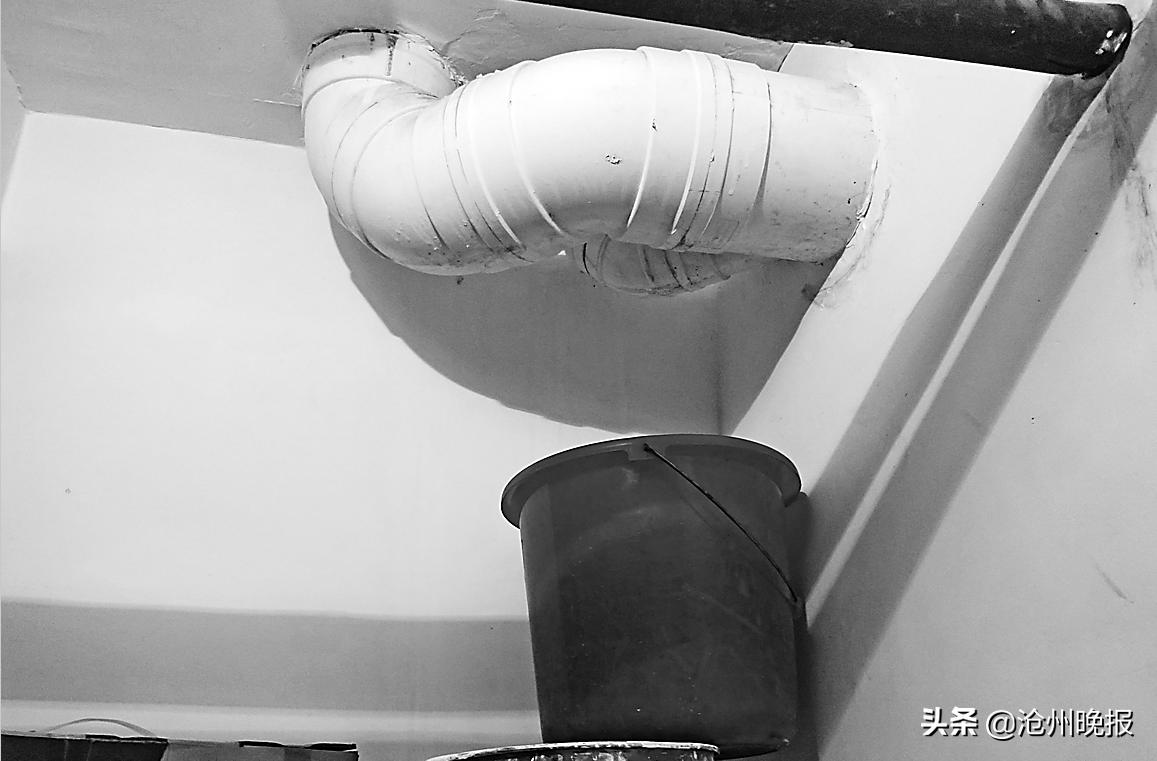 地下室管道漏水被淹物业有责任吗,一楼商铺漏水楼上的居民要赔偿吗