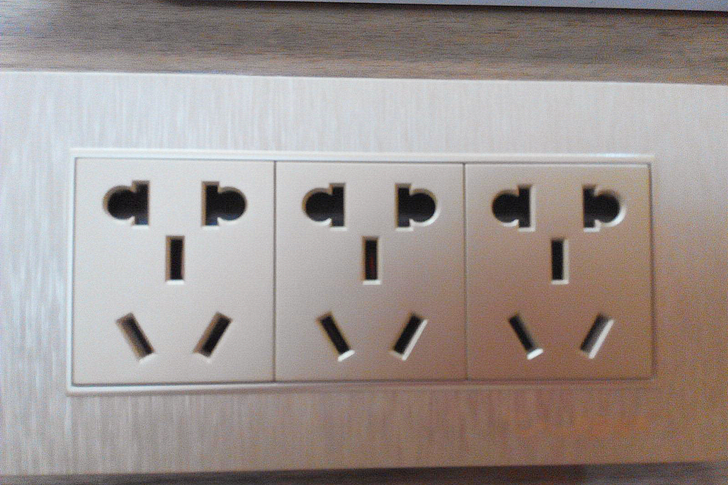 小儿误食温度计水银中毒症状,水银温度计破了小孩中毒的表现