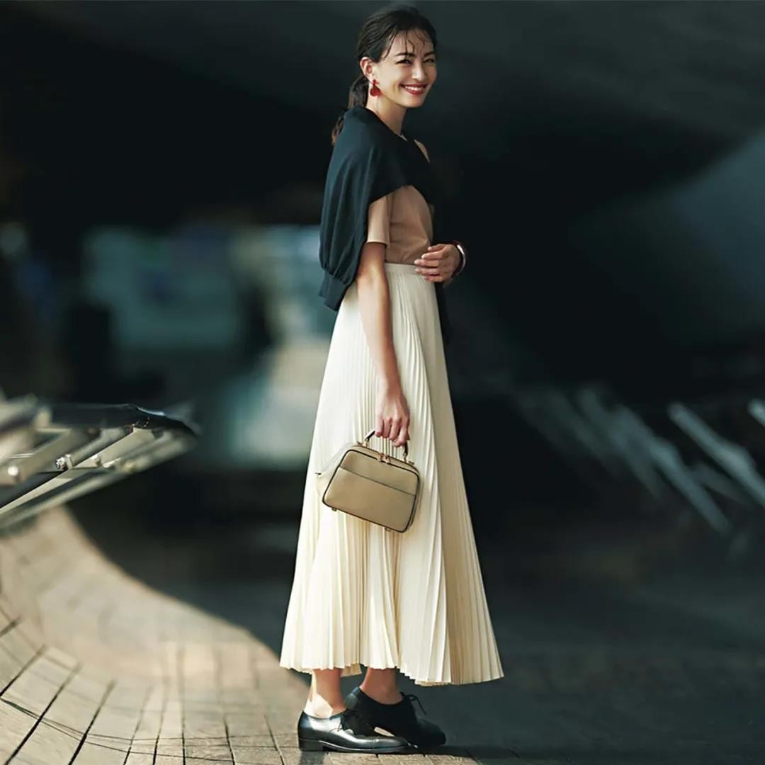 适合30-40岁穿的夏季穿搭,二十岁女生适合的时髦穿搭夏季