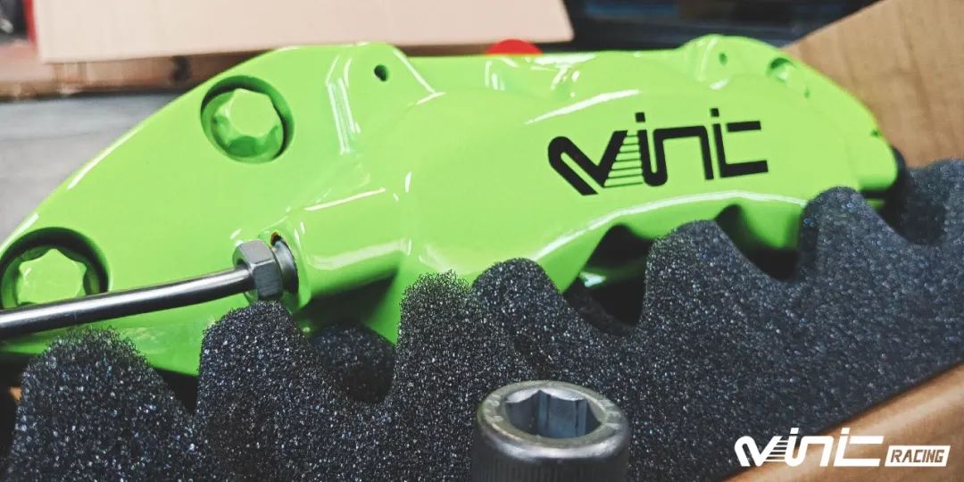 马自达CX-5刹车改装升级VINIC街道版六活塞鲍鱼套装