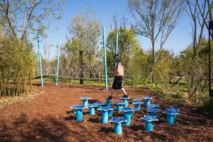 南戴河汐溪亲子酒店,北欧风情房推窗看海邂逅美景