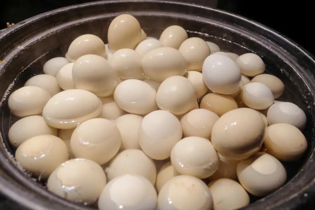 附近步行街美食推荐3-4人餐,人均30就能在江边尽享美食