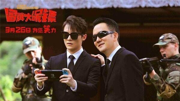 柳岩穿吊带衫,柳岩白色吊带衫