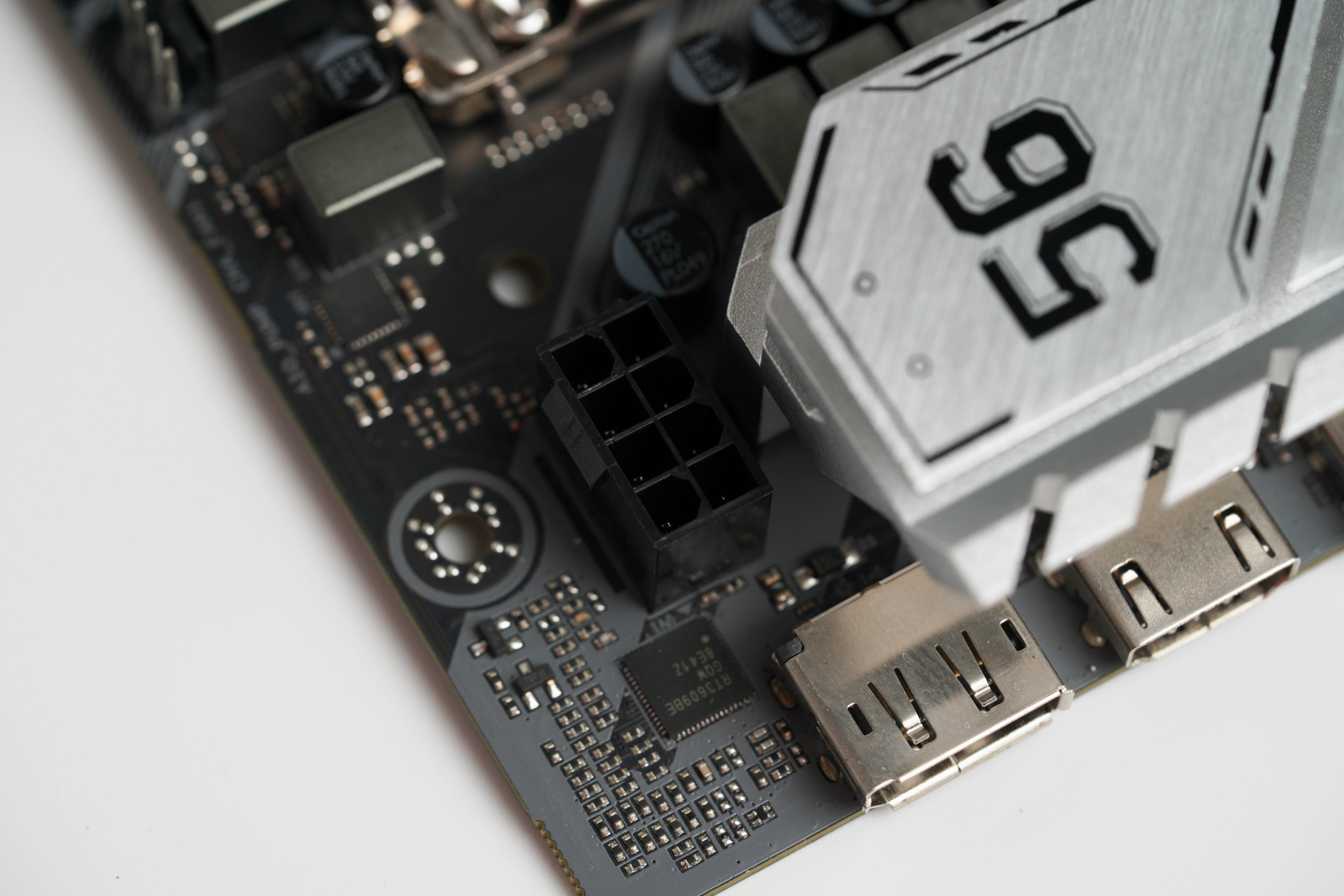 i511400f加rtx3070ti游戏性能,3070ti搭配13700k吃鸡实测