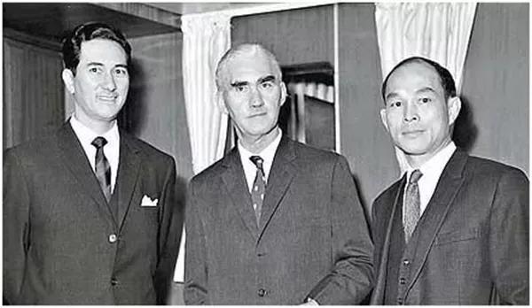 三房太太,13名子女,争夺几百亿家产,霍家宫斗比港剧精彩多了