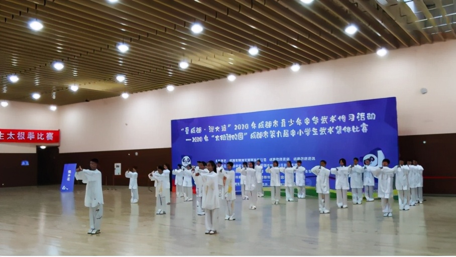 包揽多项市级一等奖!打造“武术特色课程”,实外五龙山蓄势待发