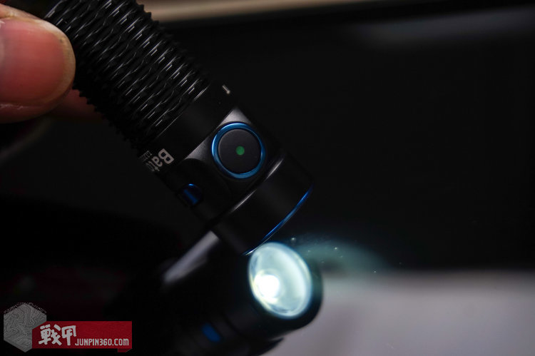 开启无线充电时代，OLIGHTBaton3手电尊享版